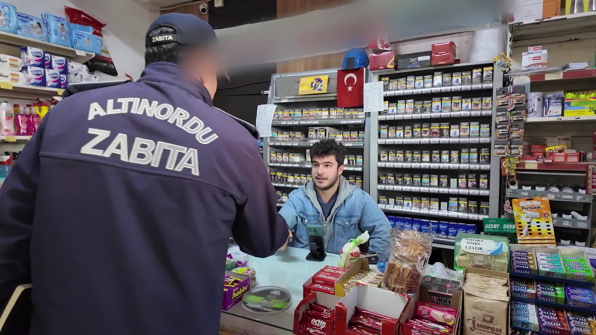 Altınordu Zabıtası, mahalle bakkallarını ve marketleri mercek altına aldı