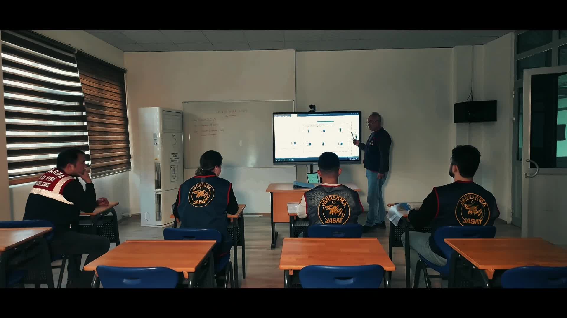 14 yıl önce öldürülen Sevgi Sevil’in failleri yakalandı… JASAT’ın çalışmaları sonucu gözaltına alınan 8 şüpheliden 3’ü tutuklandı